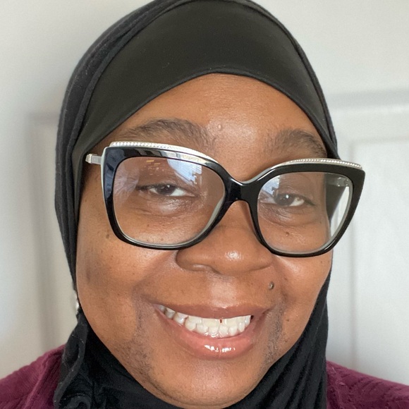 Meet your Posher, Erica - Picture 1 of 1